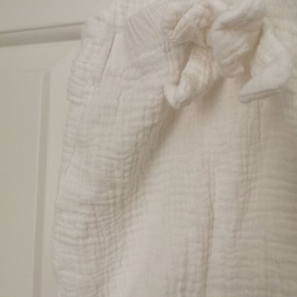 3/$15 Emily & Oliver cotton gauze romper - Picture 5 of 5